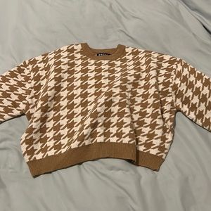 Motel beige houndstooth sweater
